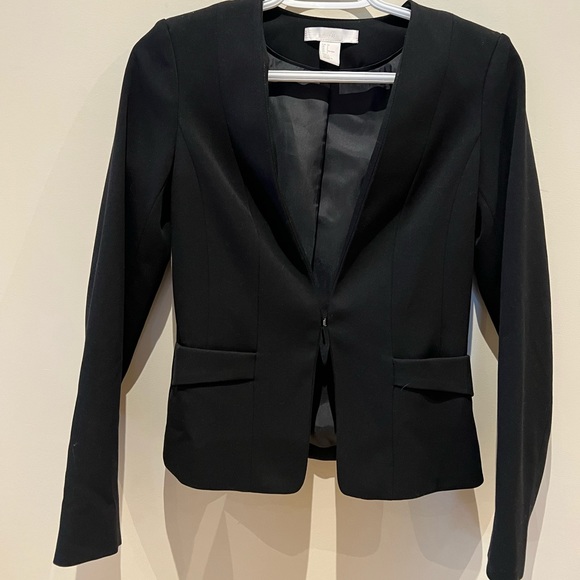 All-black H&M Blazer - Picture 3 of 5